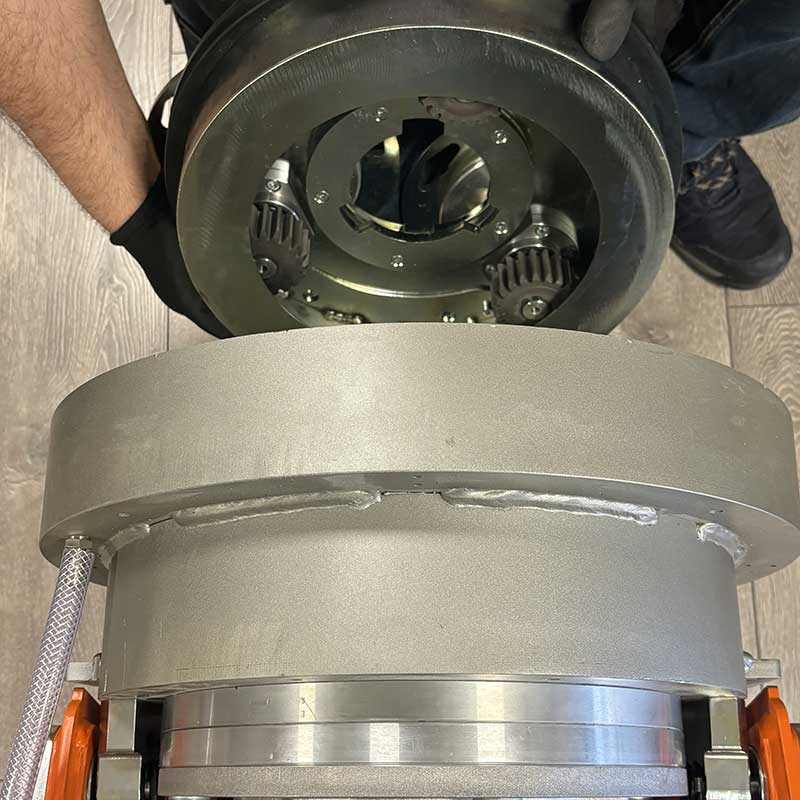 Coupling of the Gear Plate to the crown